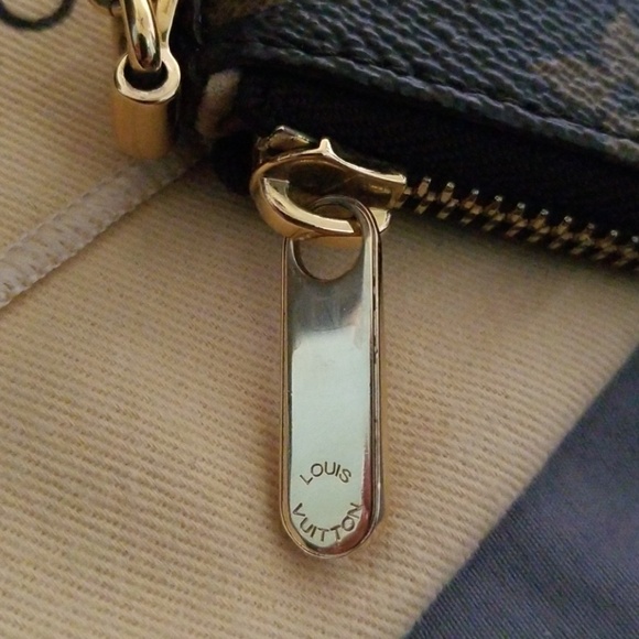 Louis Vuitton Monogram Milla Clutch MM - Picture 2 of 8